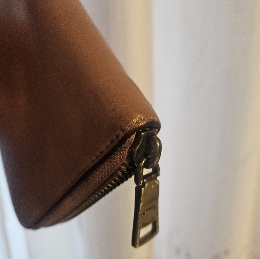 Coach Purple Leather Zip Wallet - GUC - Picture 4 of 9